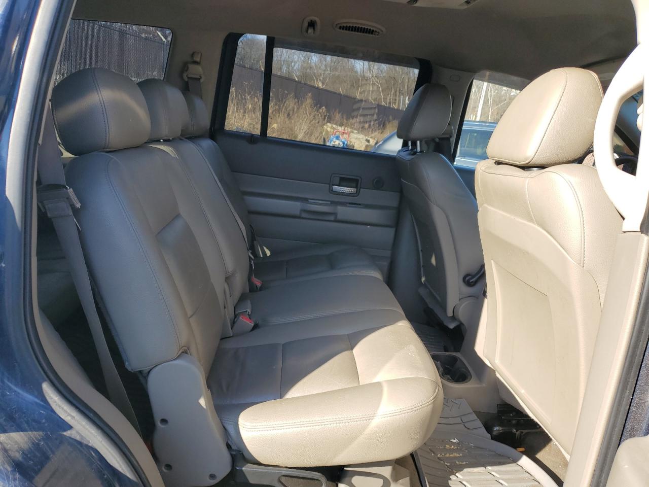 2005 Dodge Durango - Image 11
