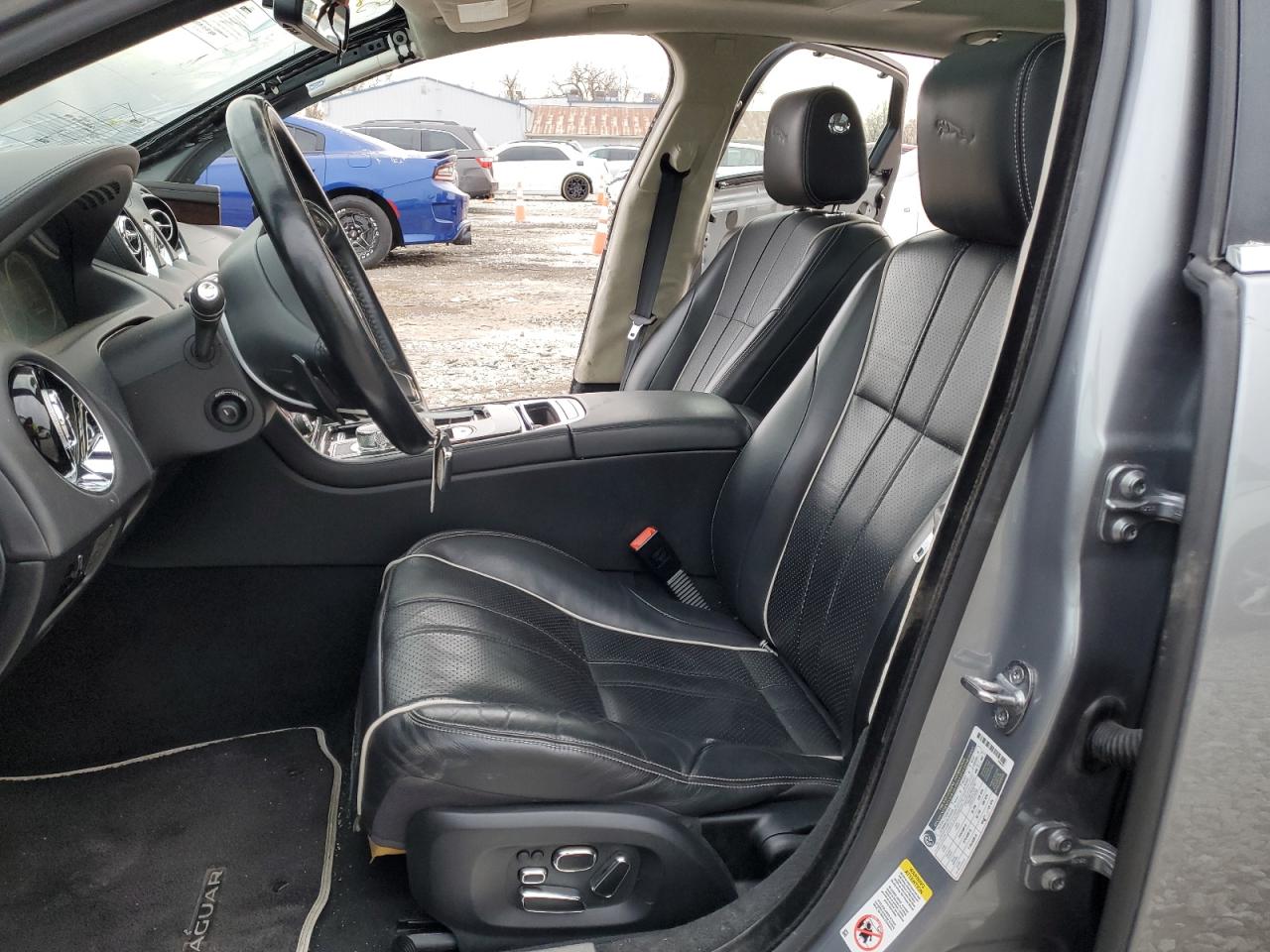 2015 Jaguar XJ - Image 7