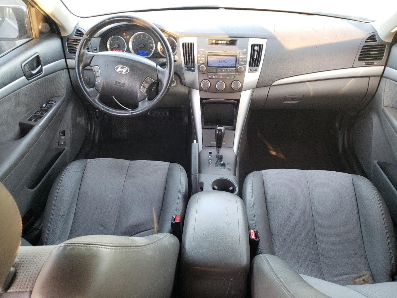 2009 Hyundai Sonata - Image 8