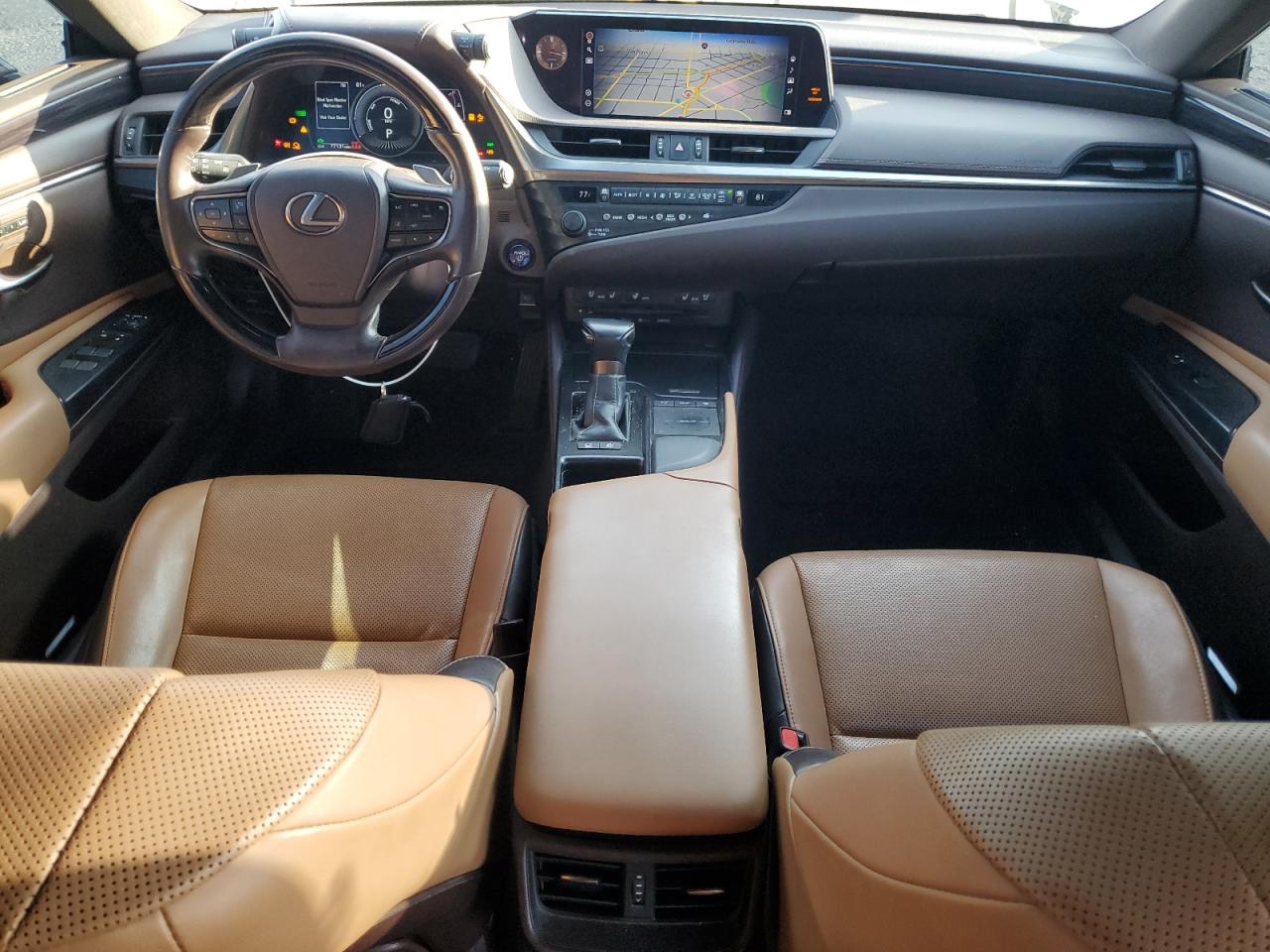 2020 Lexus ES - Image 8