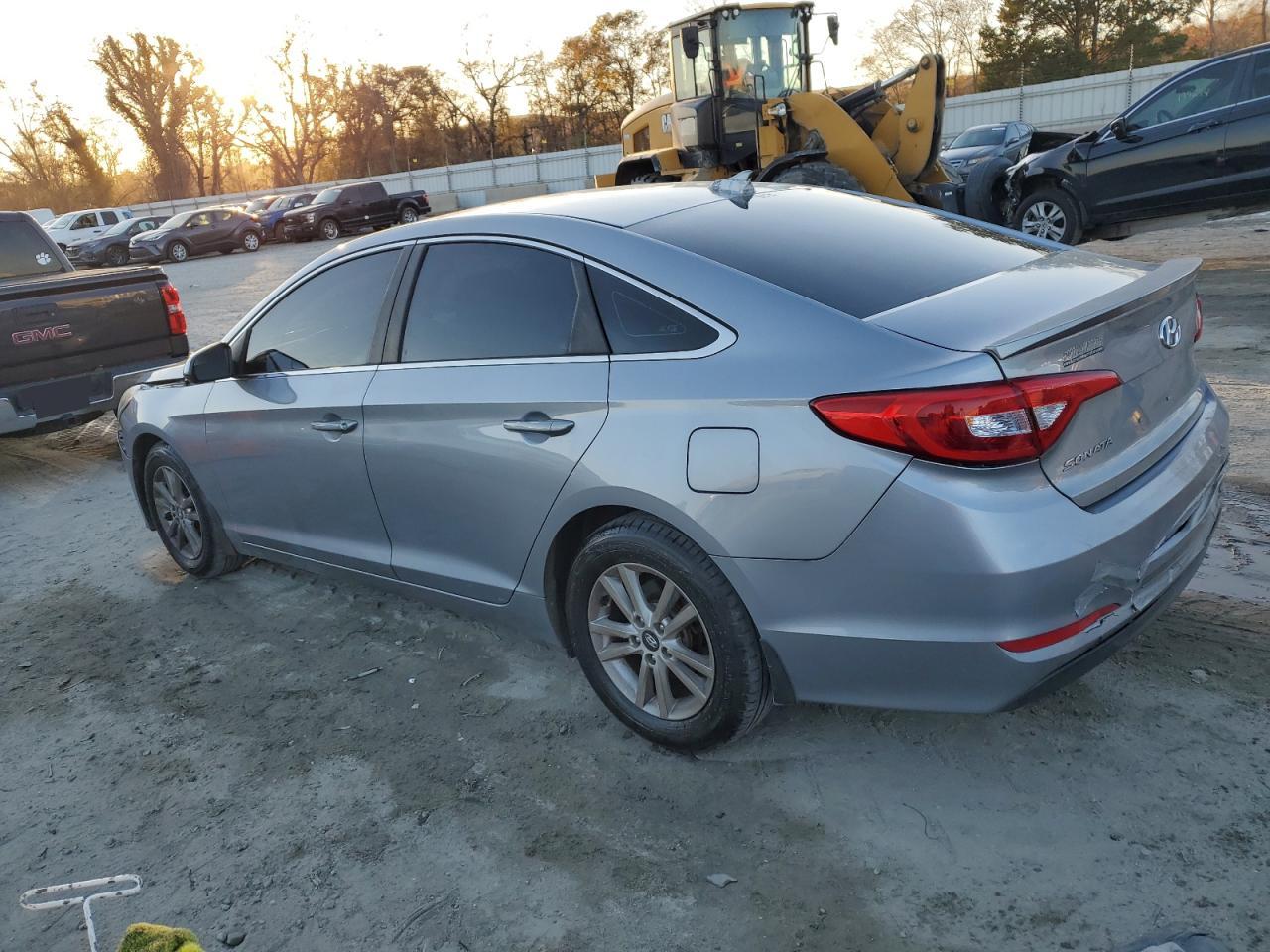 2015 Hyundai Sonata - Image 2