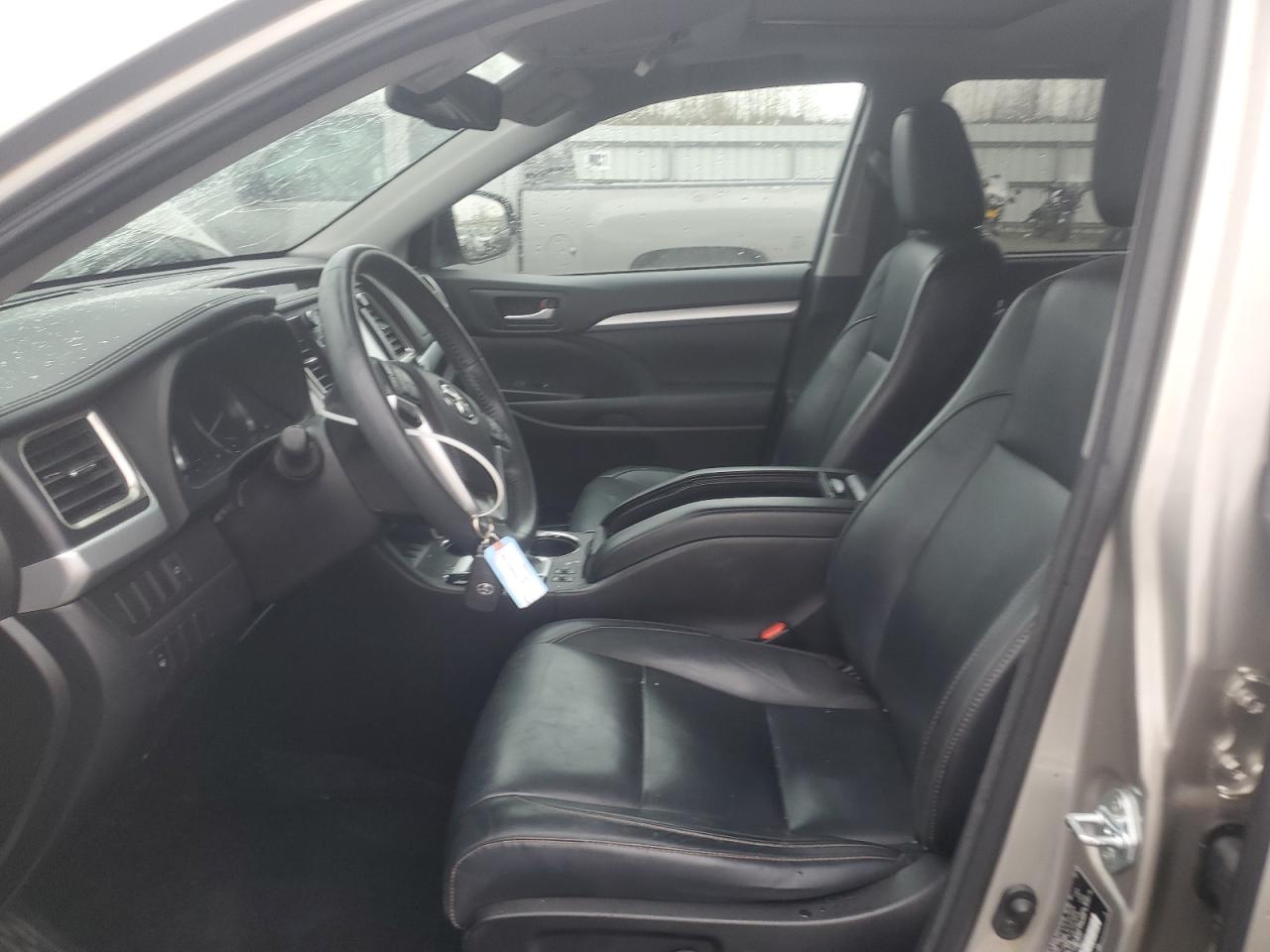 2016 Toyota Highlander - Image 7