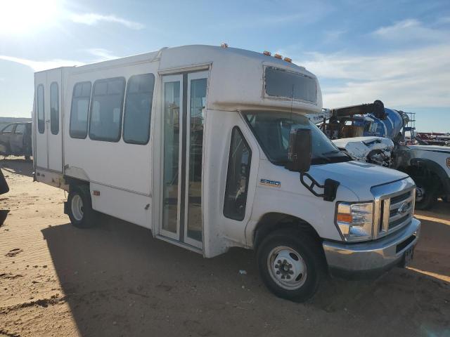 2018 Ford Econoline E350 Super Duty Cutaway Van