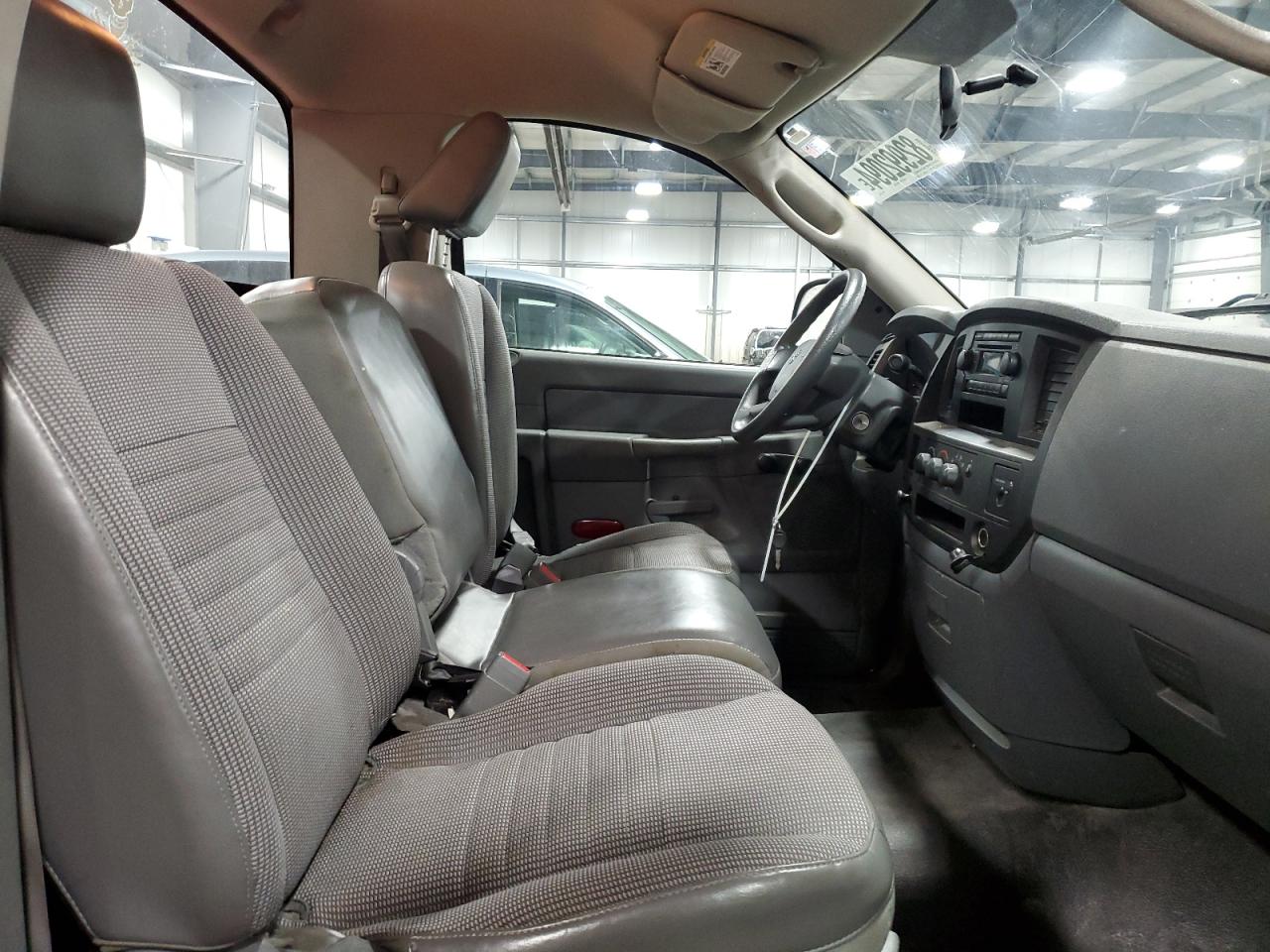 2006 Dodge RAM - Image 10