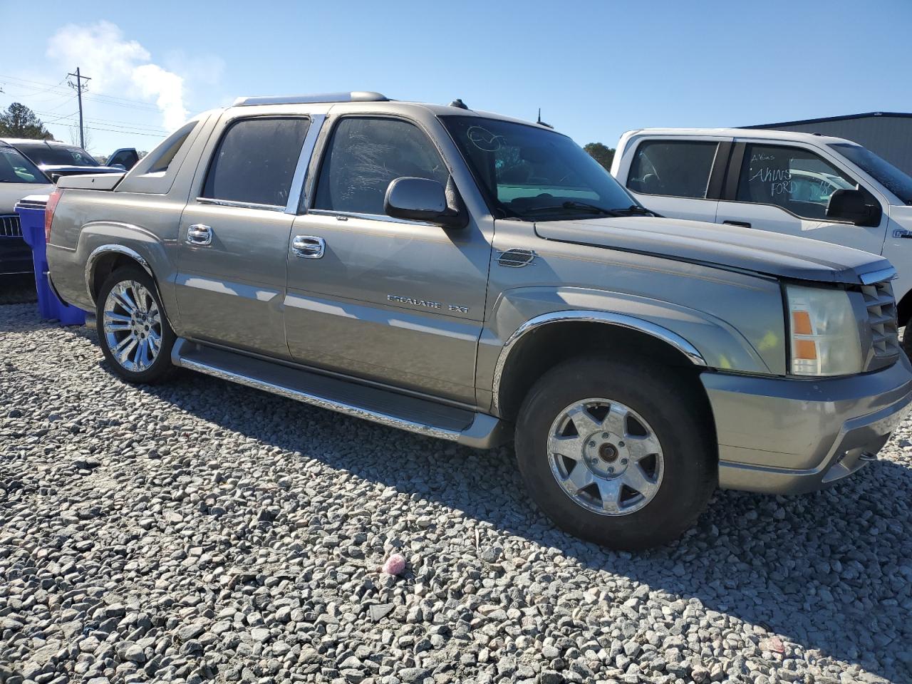 2003 Cadillac Escalade - Image 4