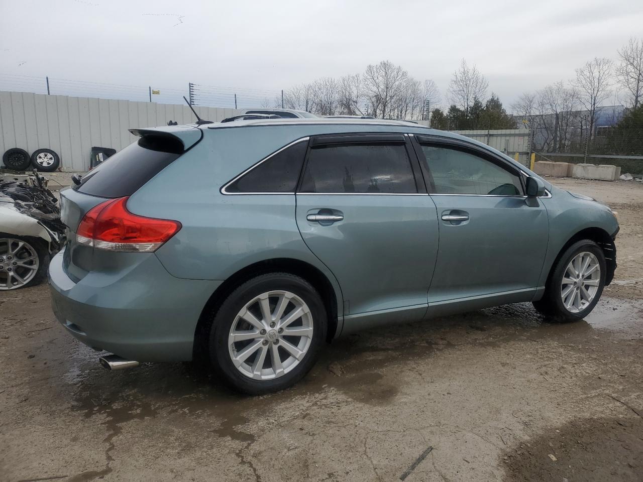 2010 Toyota Venza - Image 3