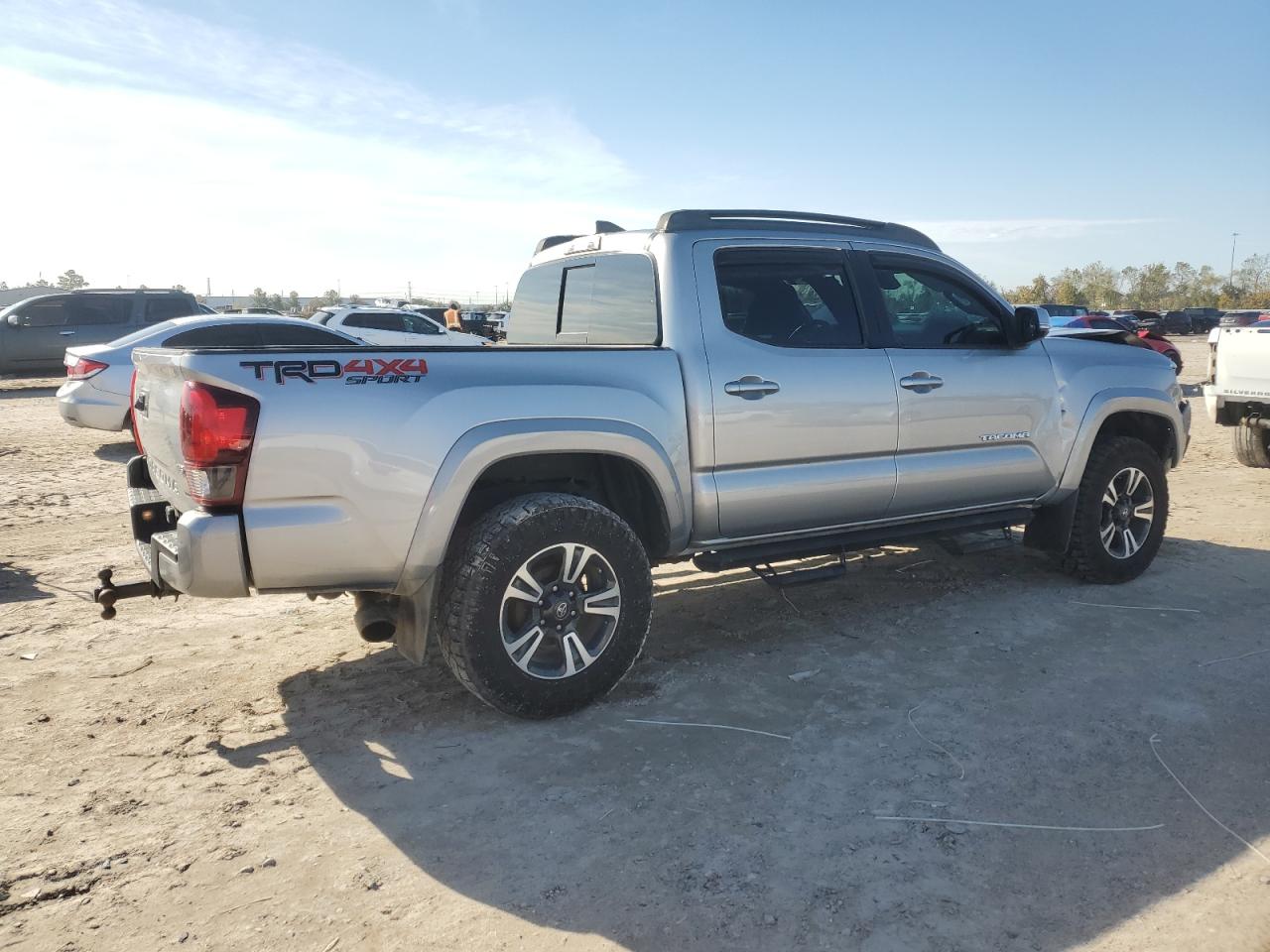 VIN 5TFCZ5AN6JX151136 2018 TOYOTA TACOMA no.3