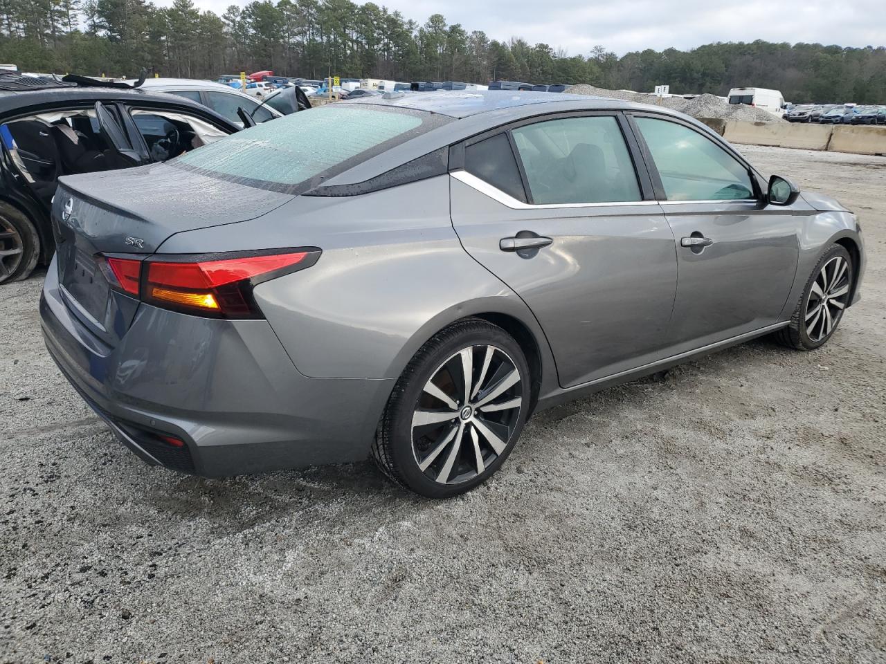 2020 Nissan Altima - Image 3