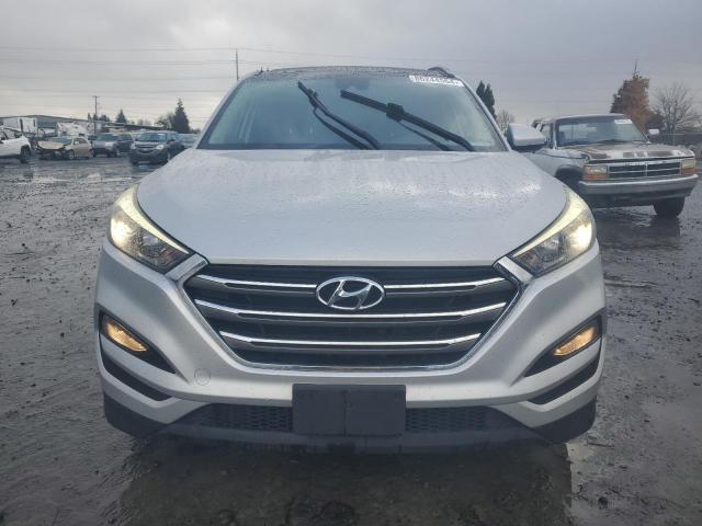  HYUNDAI TUCSON 2016 Srebrny