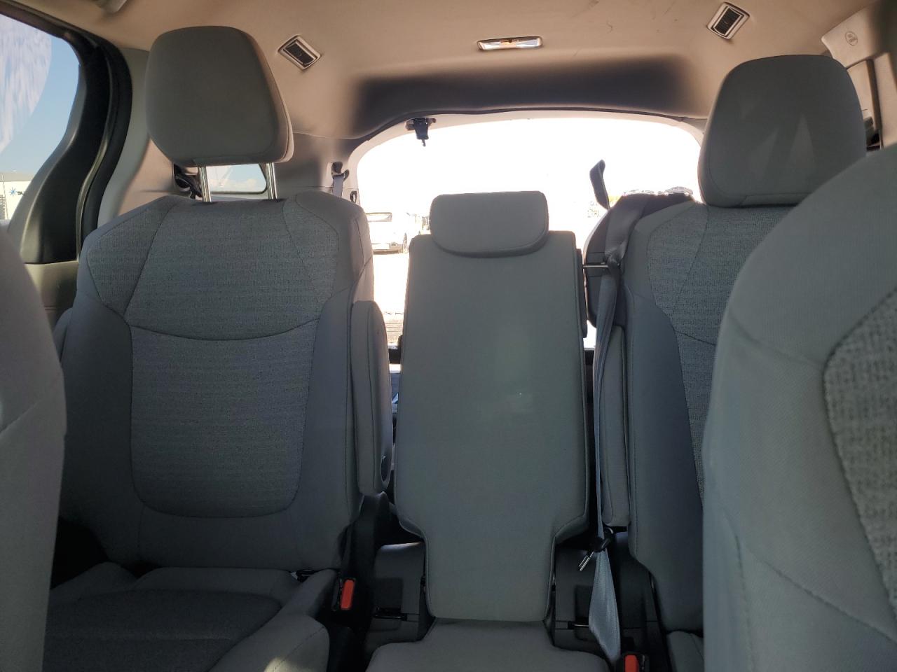 2022 Toyota Sienna - Image 10