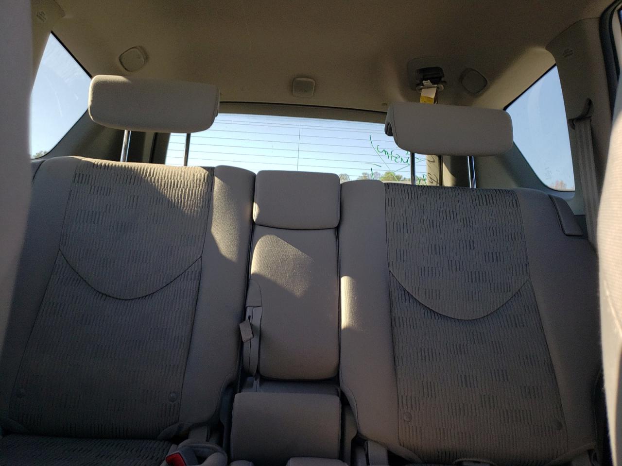 2010 Toyota RAV 4 - Image 10