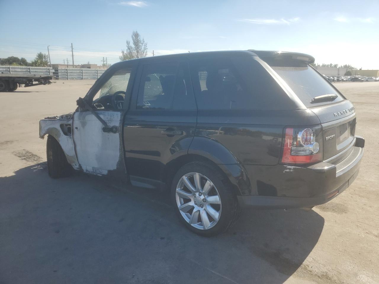 2013 Land Rover Range Rover - Image 2