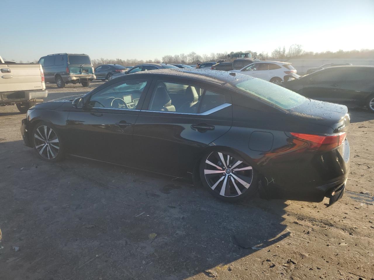 2019 Lexus ES - Image 2
