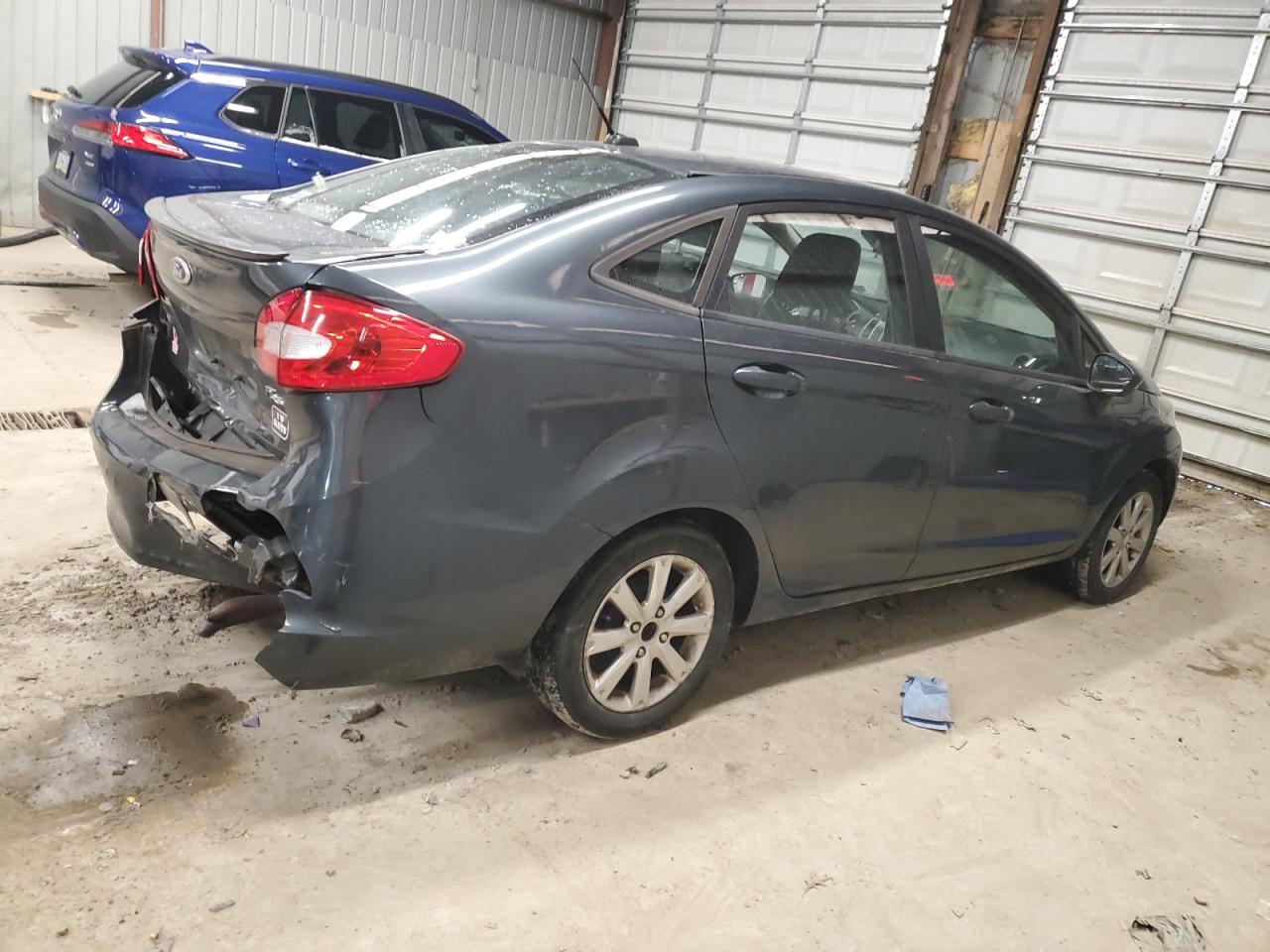 2011 Ford Fiesta - Image 3