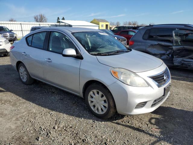  NISSAN VERSA 2014 Сріблястий