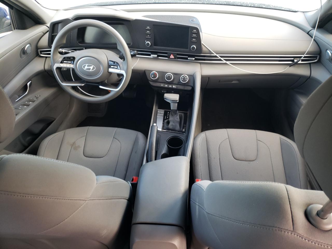 2024 Hyundai Elantra - Image 8