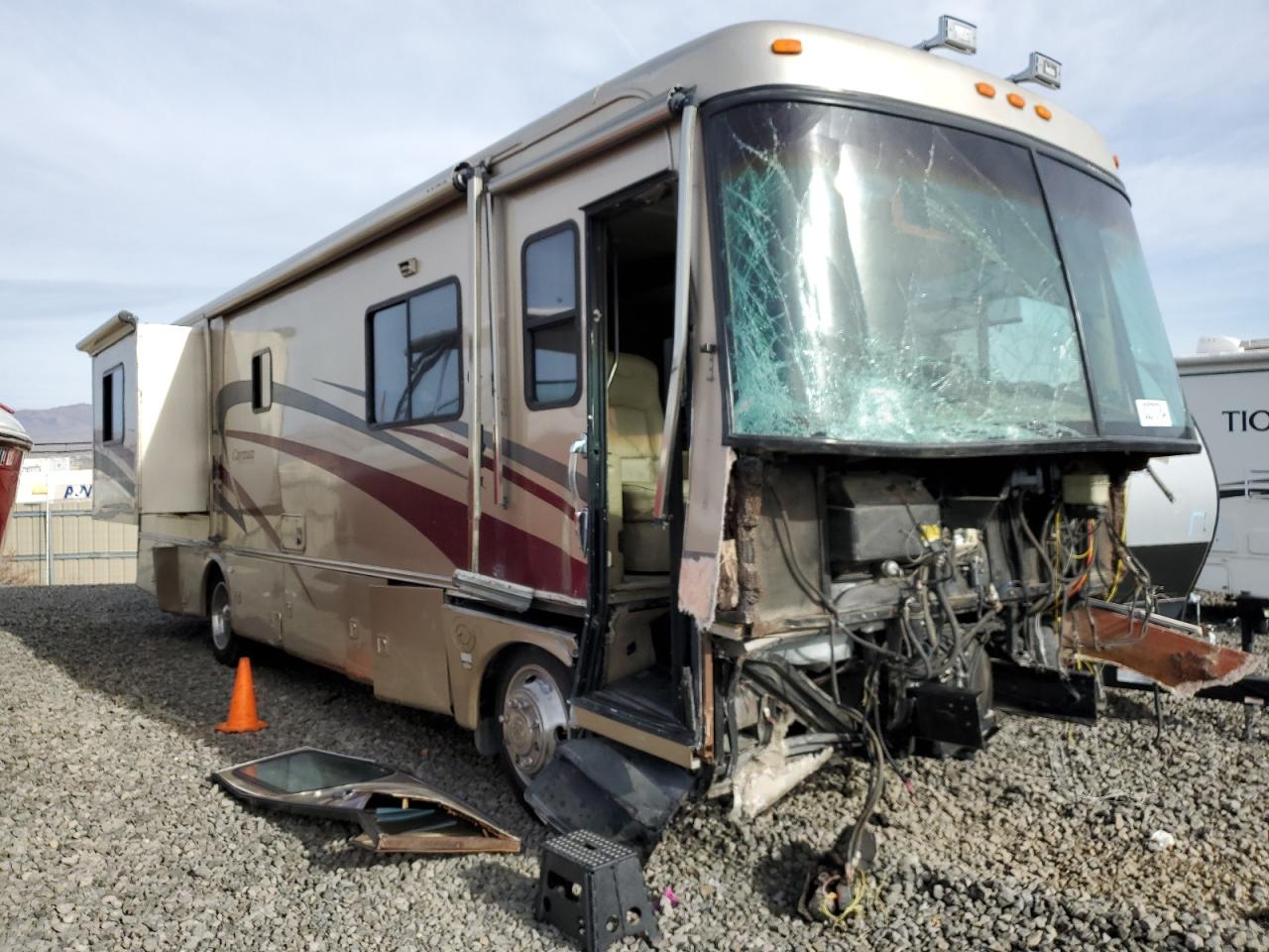 2005 Roadmaster Rail Monocoque for Sale in Reno, NV - Front End