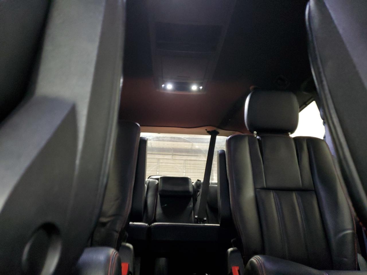 2017 Dodge Caravan - Image 10