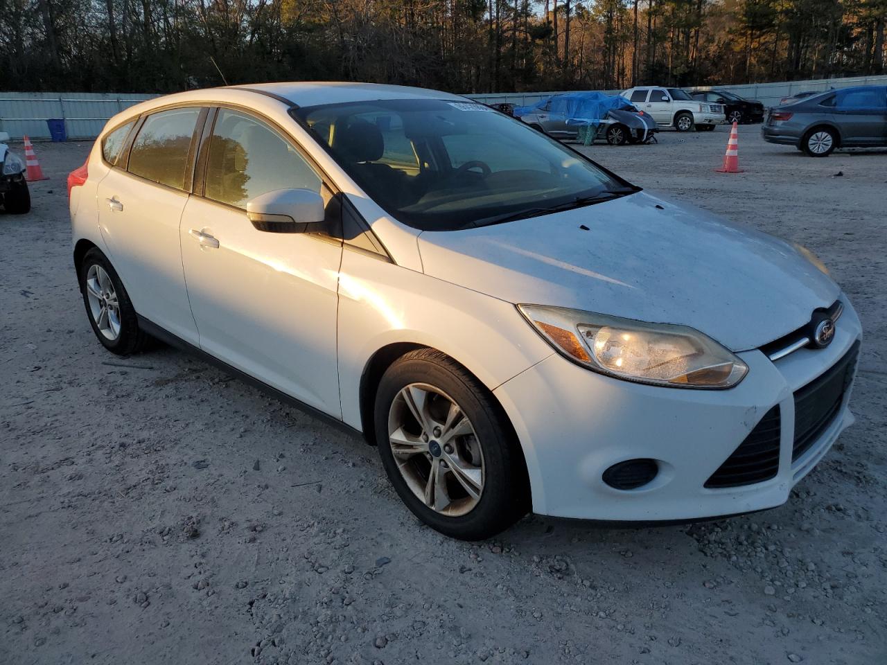 VIN 1FADP3K26DL321337 2013 FORD FOCUS no.4