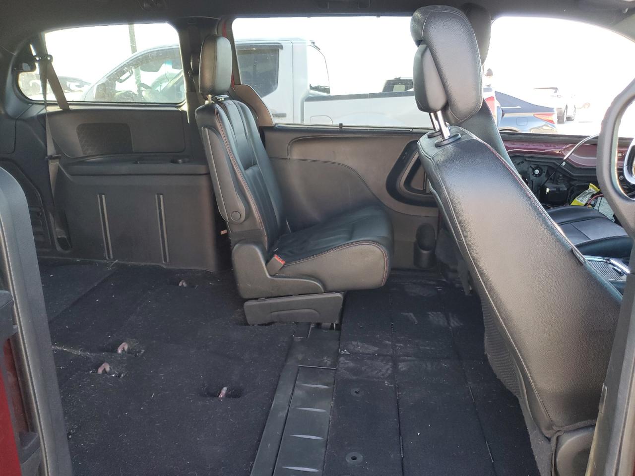 2019 Dodge Caravan - Image 11
