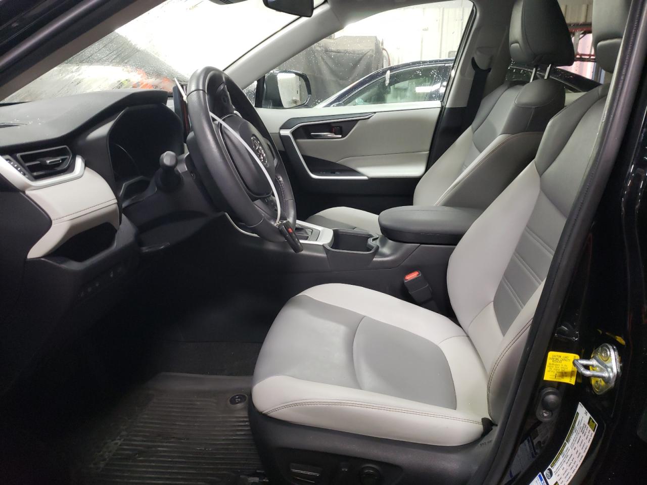 2022 Toyota RAV 4 - Image 7