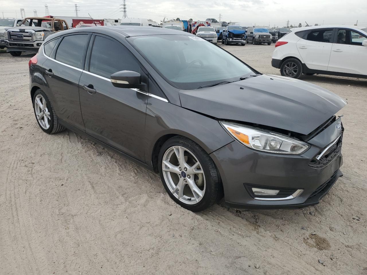 VIN 1FADP3N20GL319048 2016 FORD FOCUS no.4