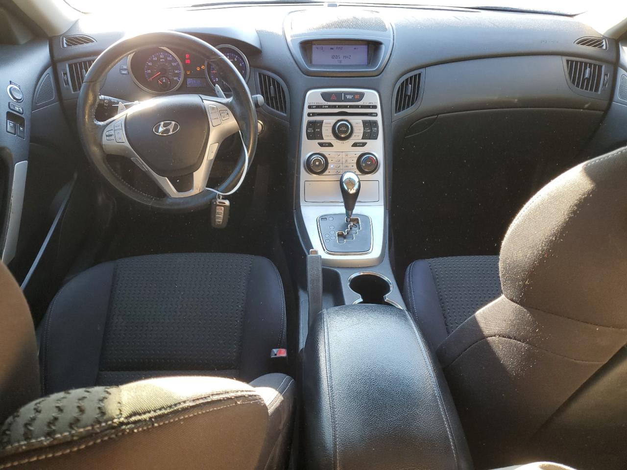 2010 Hyundai Genesis - Image 8