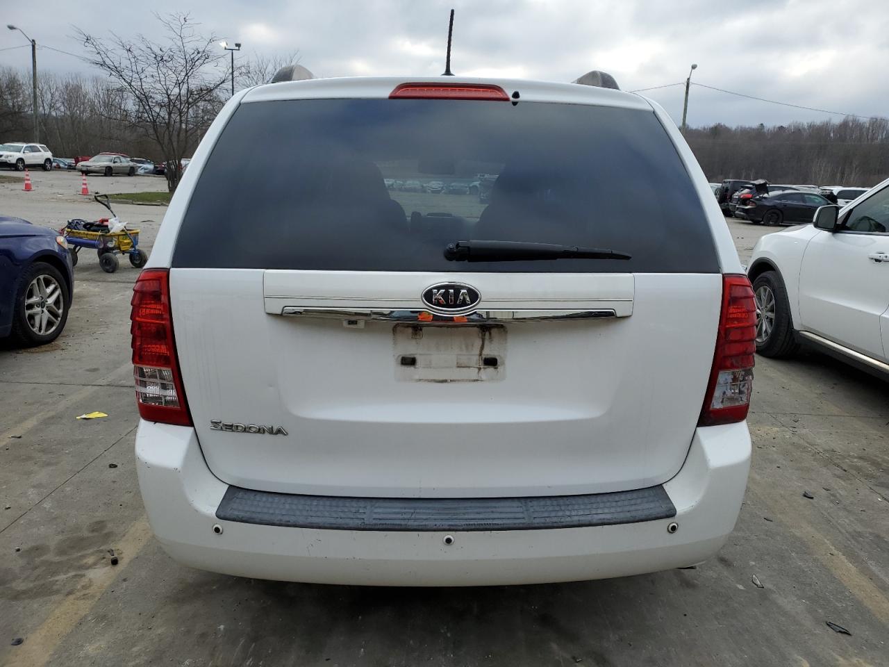 2011 Kia Sedona Lx VIN: KNDMG4C70B6387002 Lot: 82994604