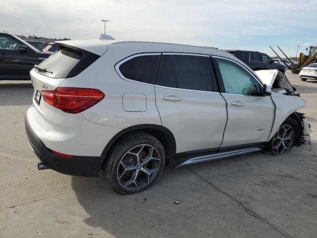 Parquets BMW X1 2017 Biały