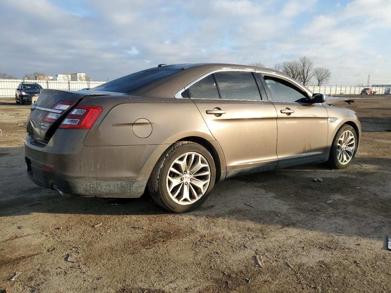 2015 Ford Taurus - Image 3