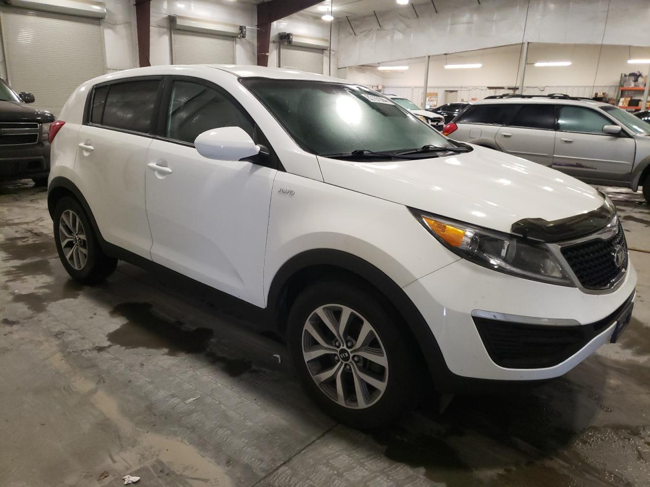 VIN KNDPBCAC9G7876988 2016 KIA SPORTAGE no.4