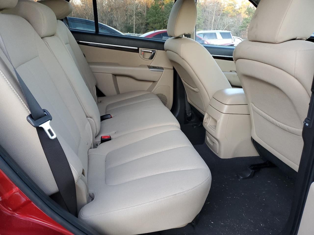 2010 Hyundai Santa Fe - Image 11