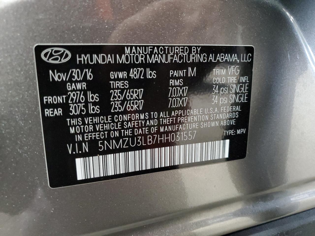 2017 Hyundai Santa Fe - Image 16
