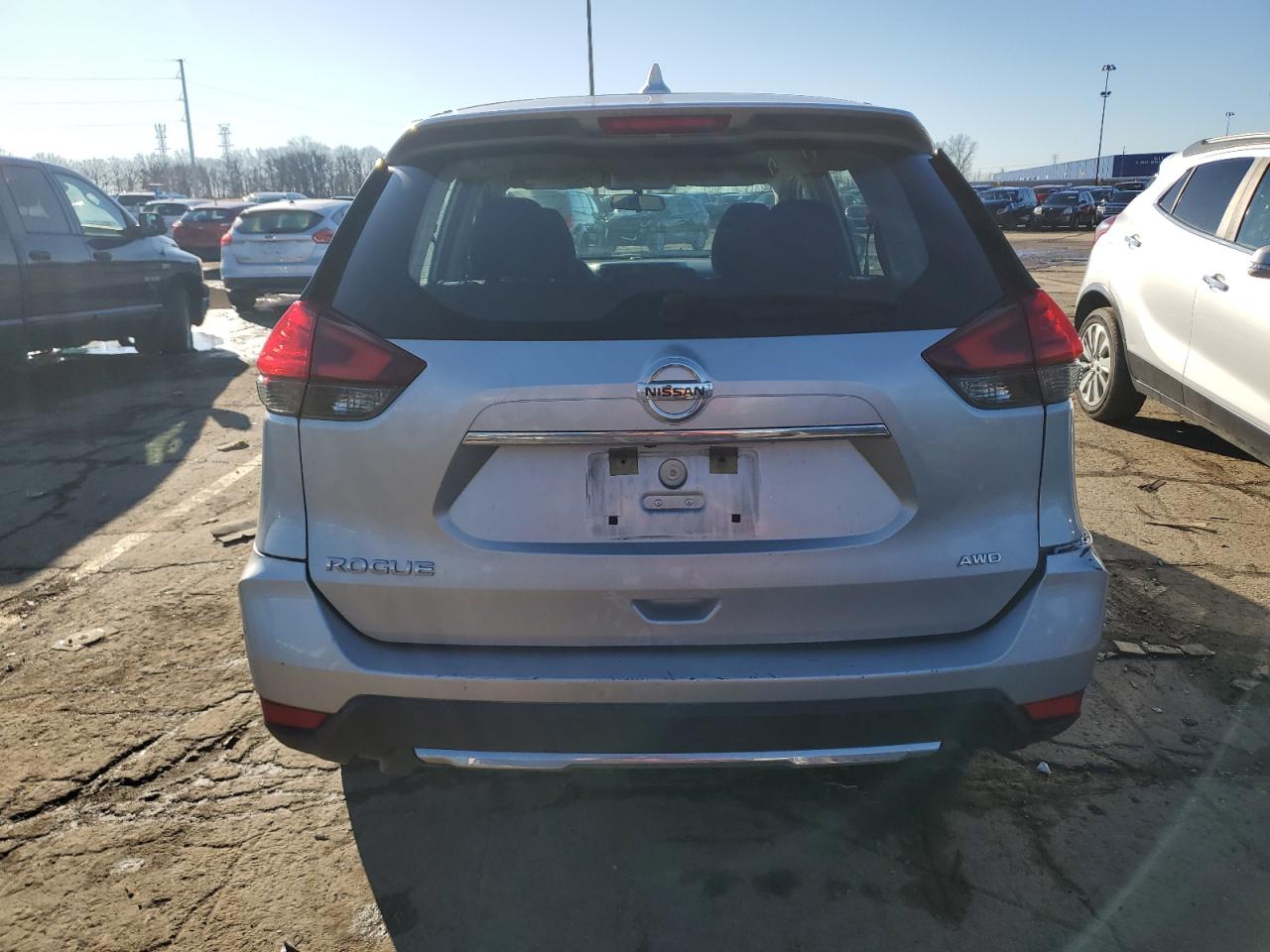 2017 Nissan Rogue - Image 6