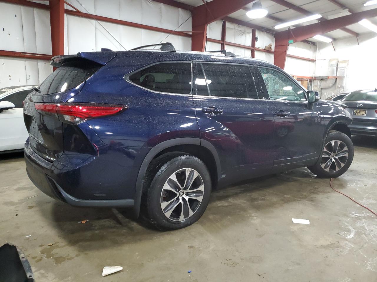 2020 Toyota Highlander - Image 3