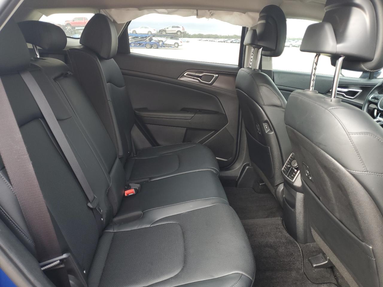 2023 Kia Sportage - Image 11