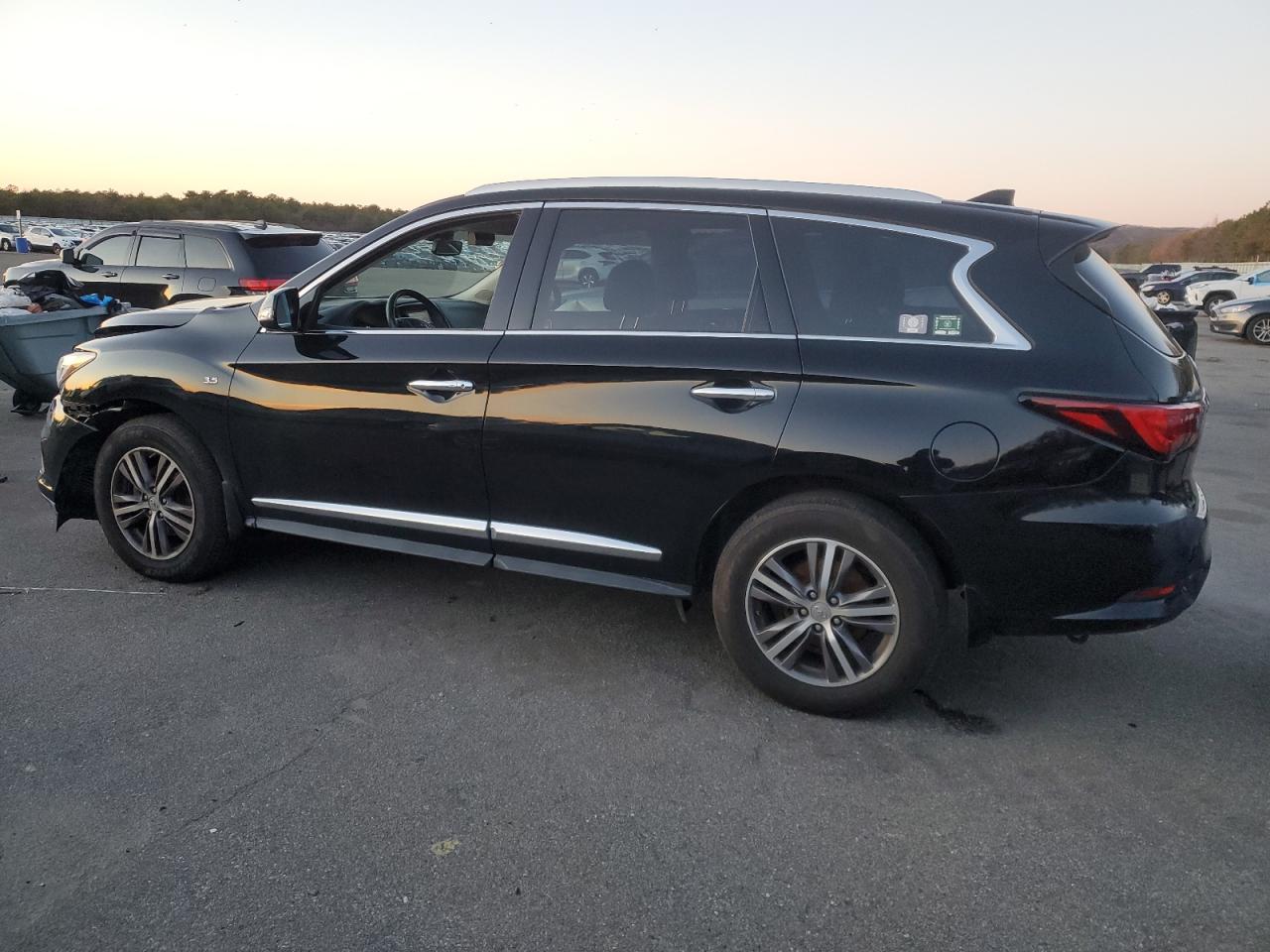 VIN 5N1DL0MM5JC522916 2018 INFINITI QX60 no.2