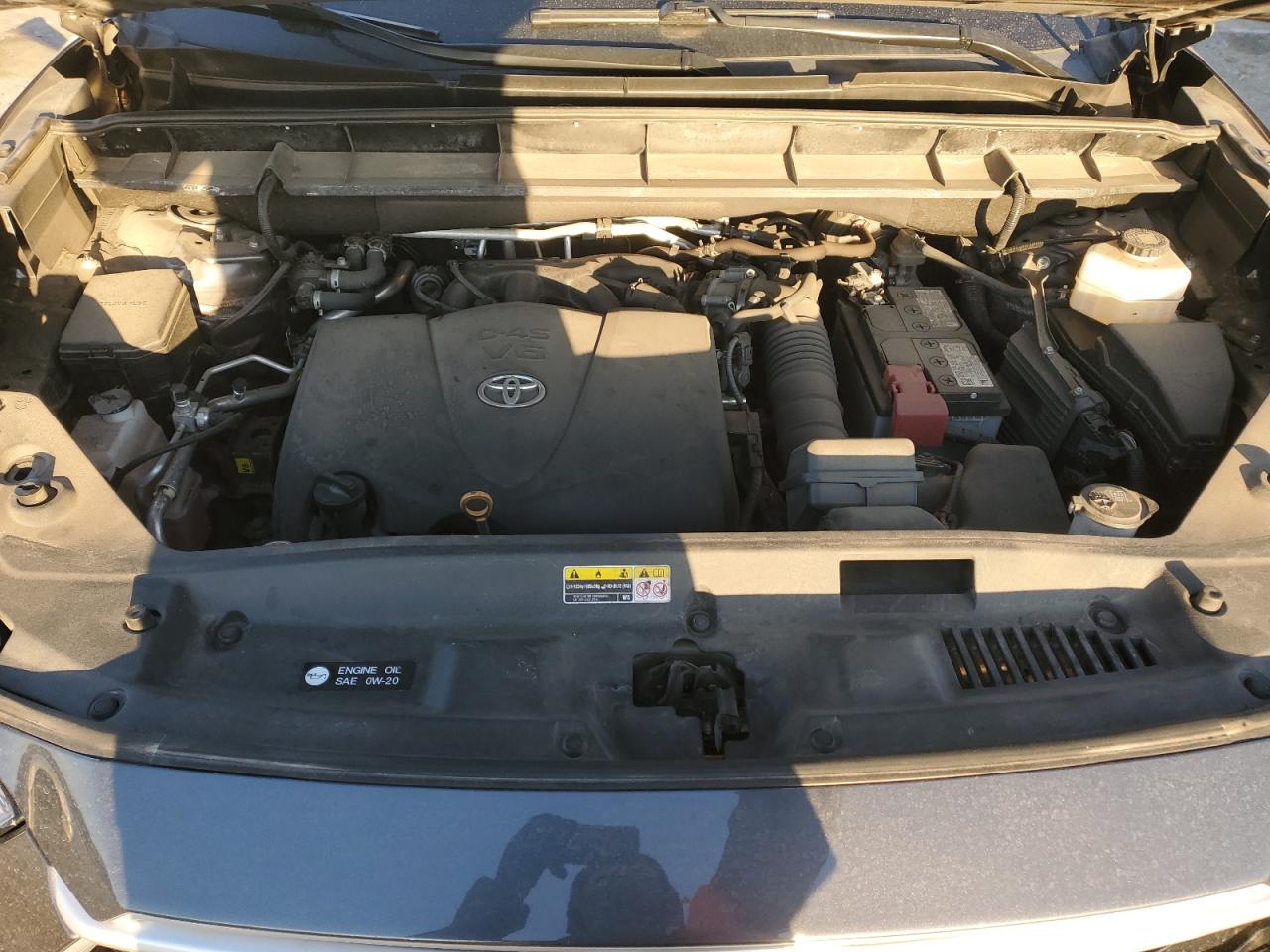 2021 Toyota Highlander - Image 12