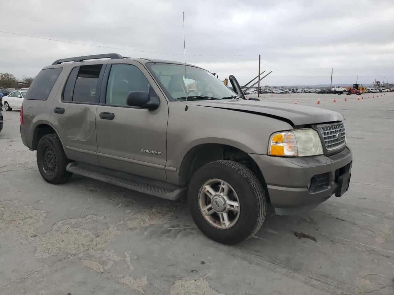 2005 Ford Explorer - Image 4