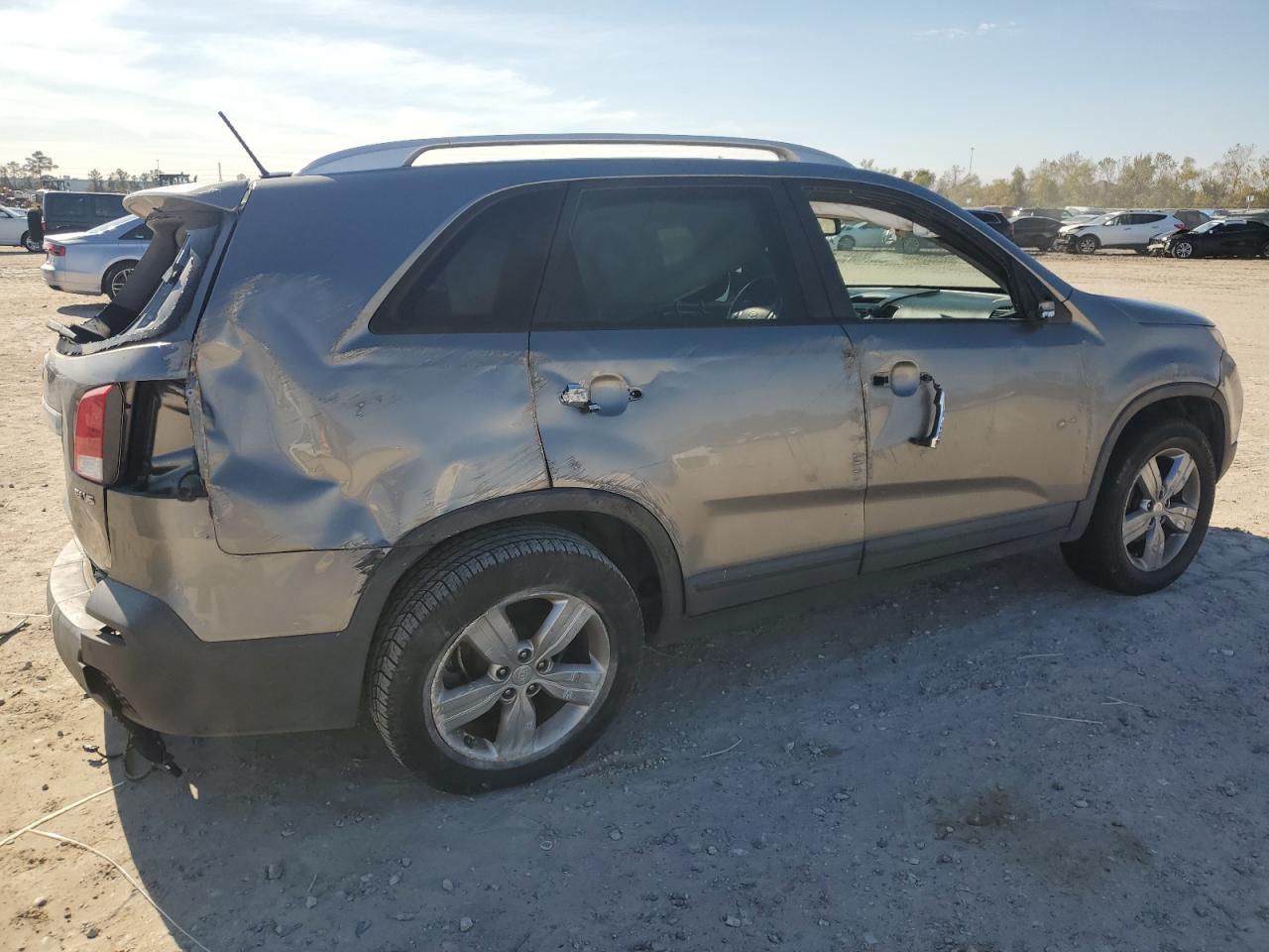 VIN 5XYKU4A2XDG396751 2013 KIA SORENTO no.3