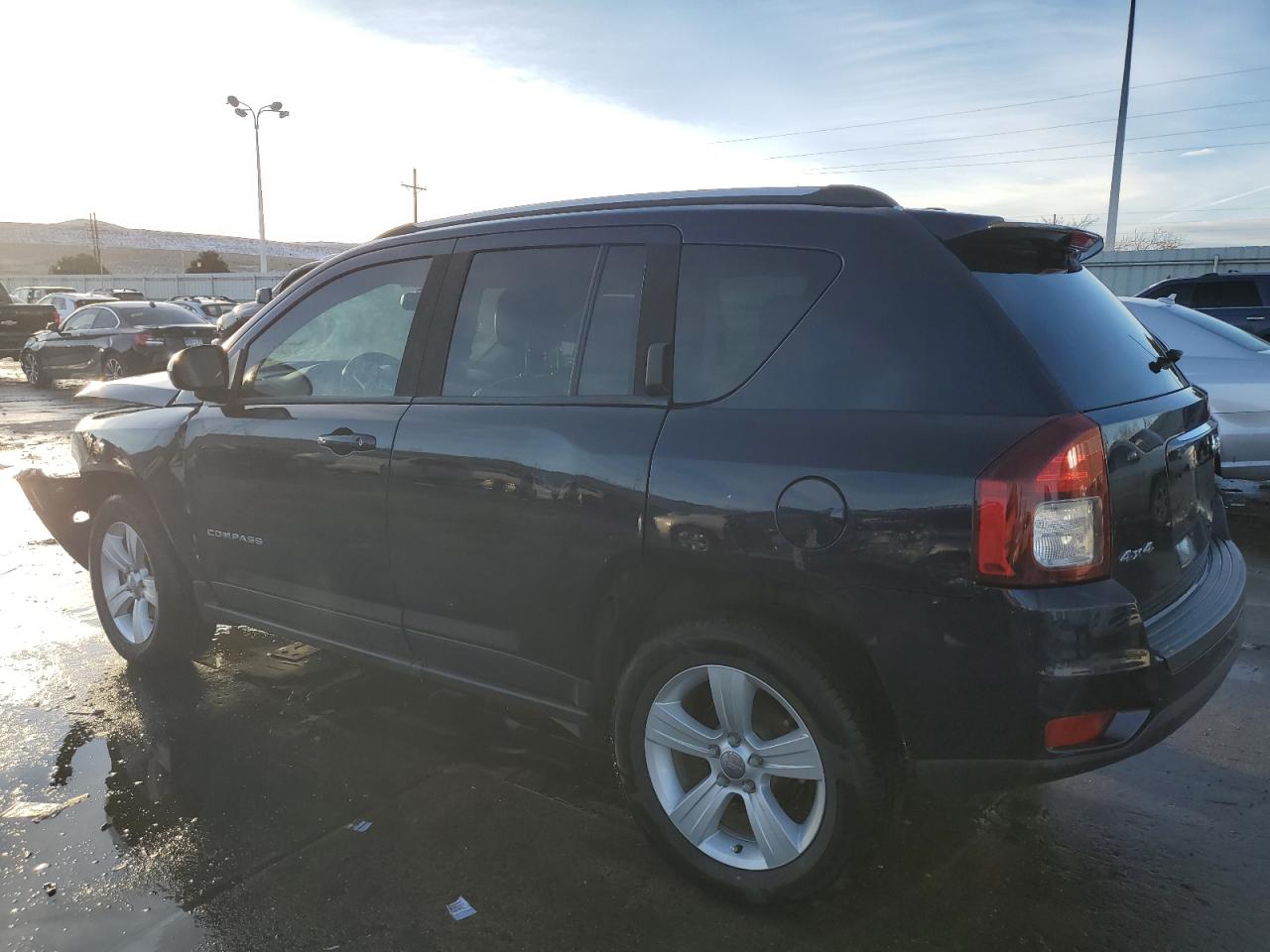 1C4NJDEB5GD757869 2016 JEEP COMPASS - Image 2