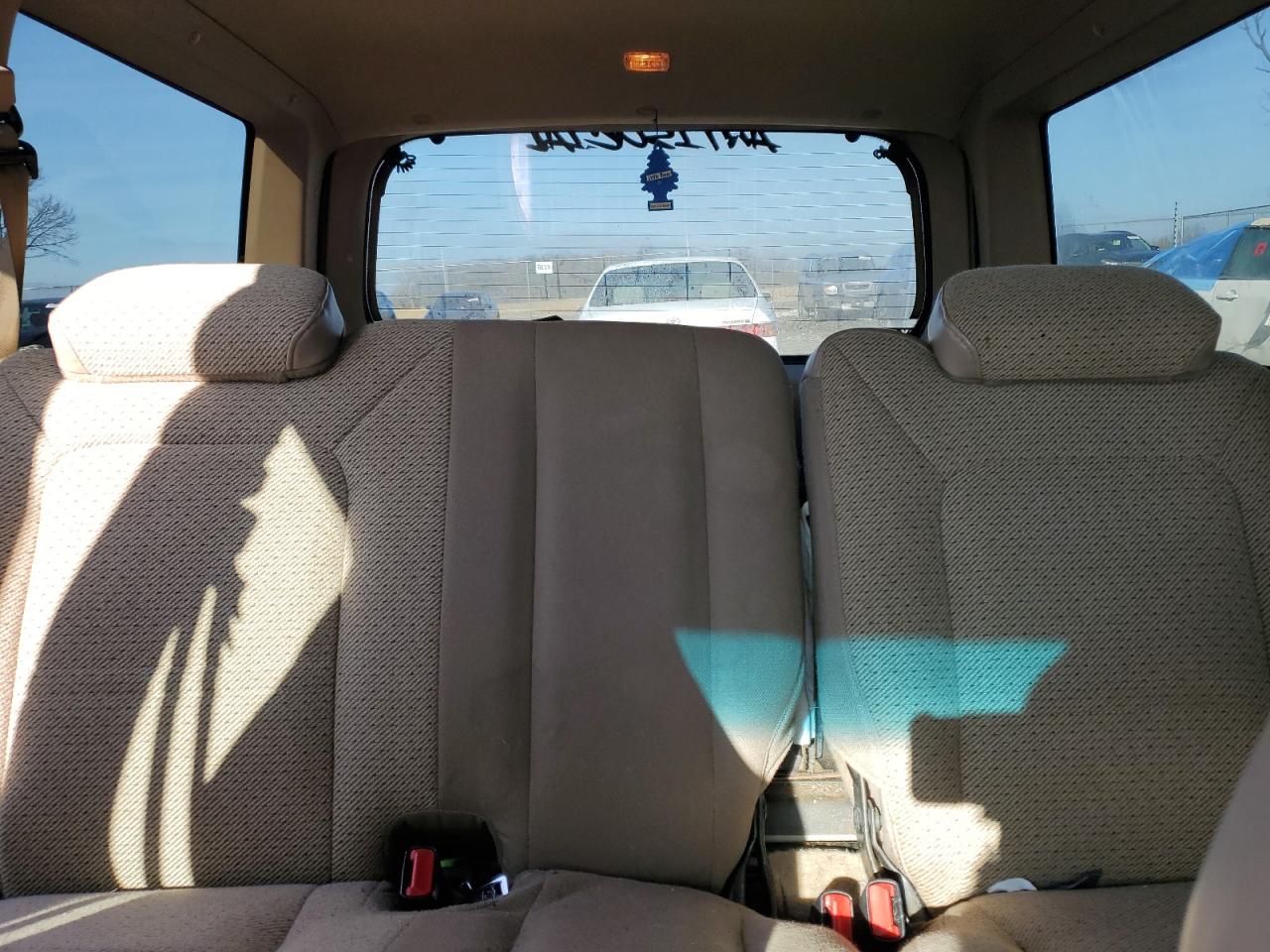 2000 Ford Explorer - Image 10