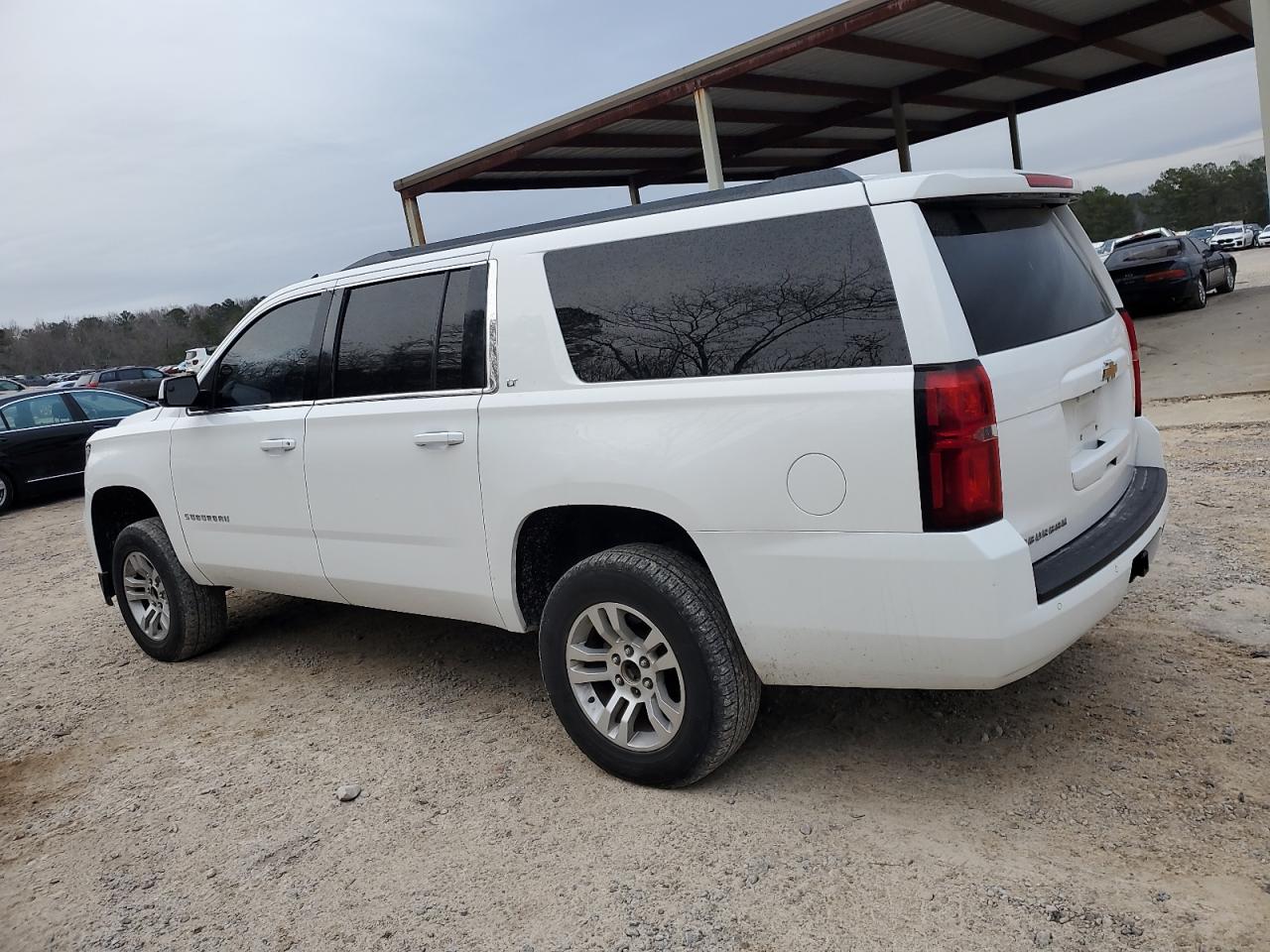 VIN 1GNSCJKC5FR295525 2015 CHEVROLET SUBURBAN no.2