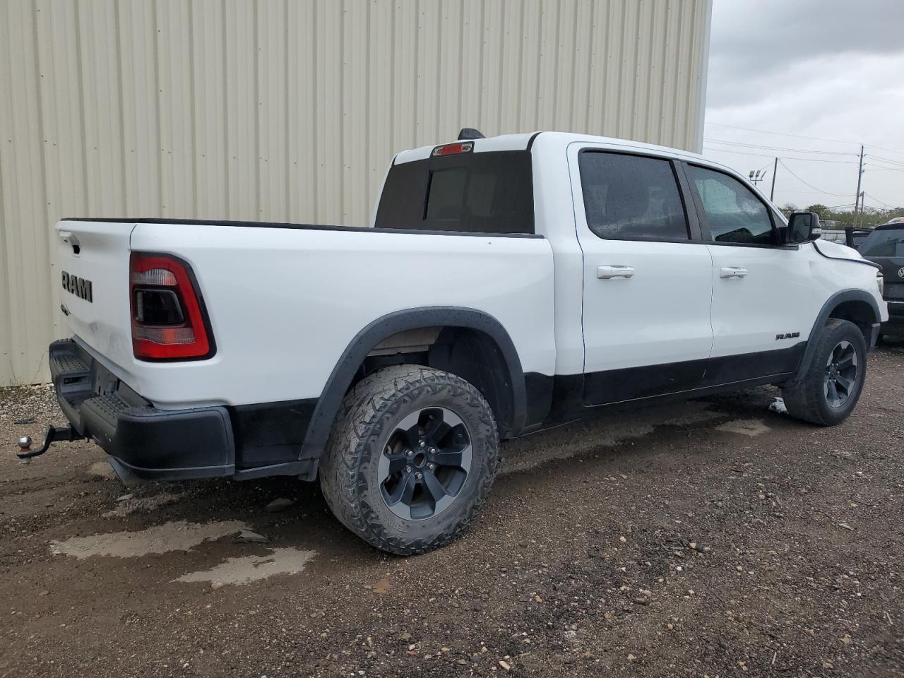 2019 RAM 1500 - Image 3