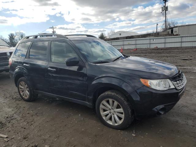  SUBARU FORESTER 2013 Чорний