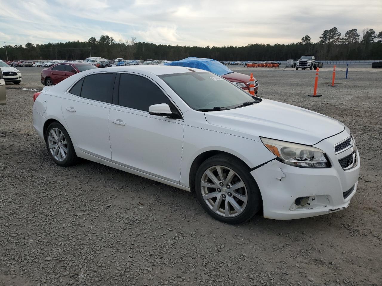 VIN 1G11E5SAXDF272172 2013 CHEVROLET MALIBU no.4