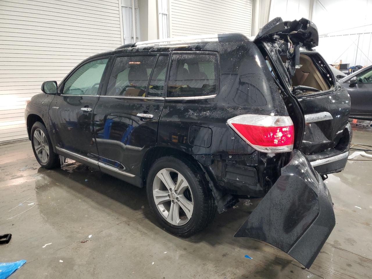 2013 Toyota Highlander - Image 2
