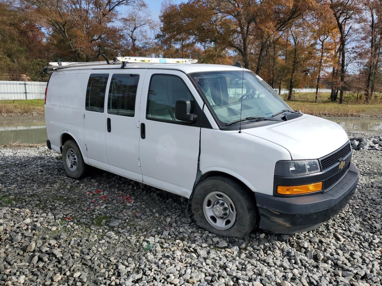 VIN 1GCWGAF73N1196422 2022 CHEVROLET EXPRESS no.4