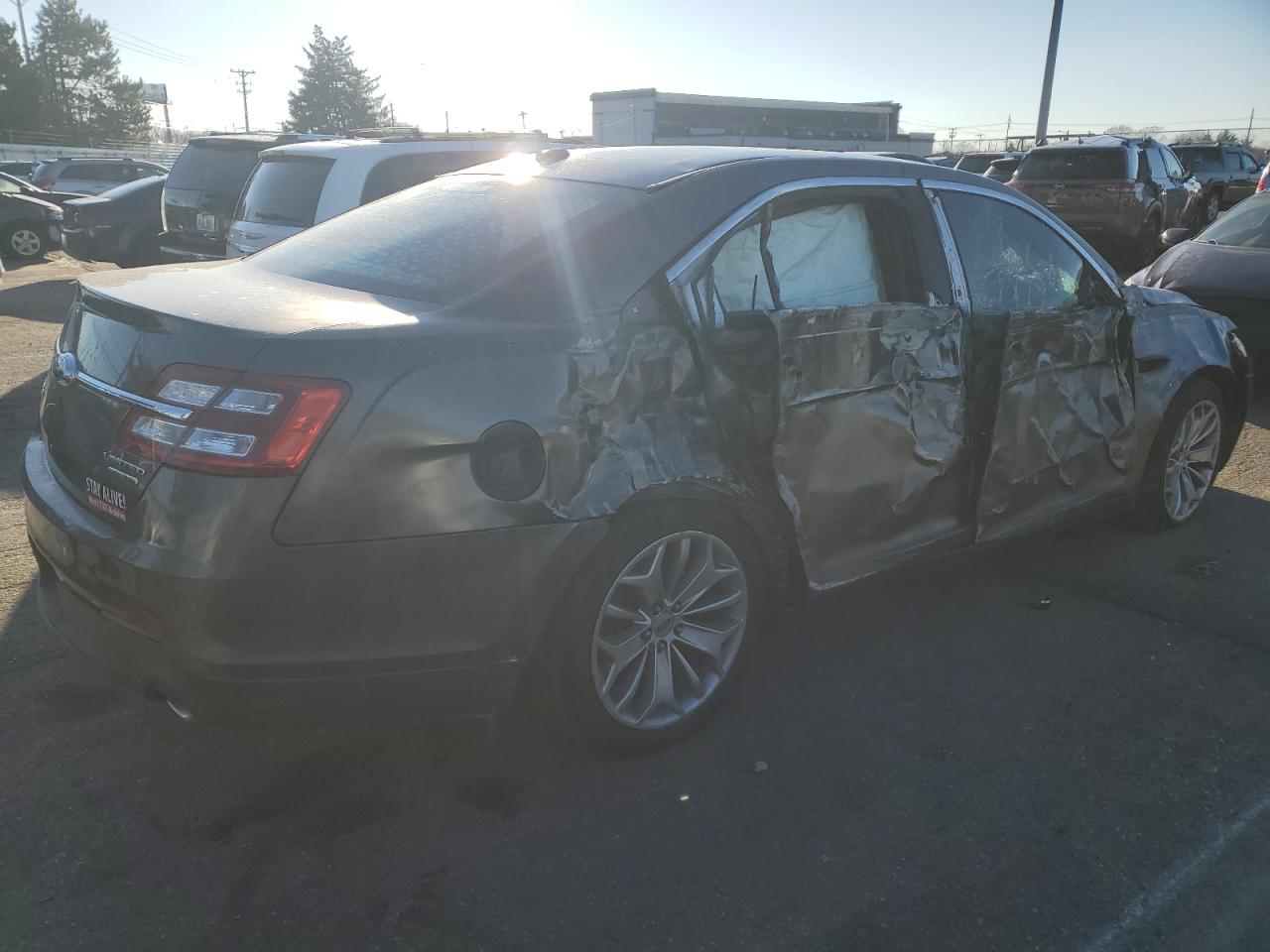 2015 Ford Taurus - Image 3