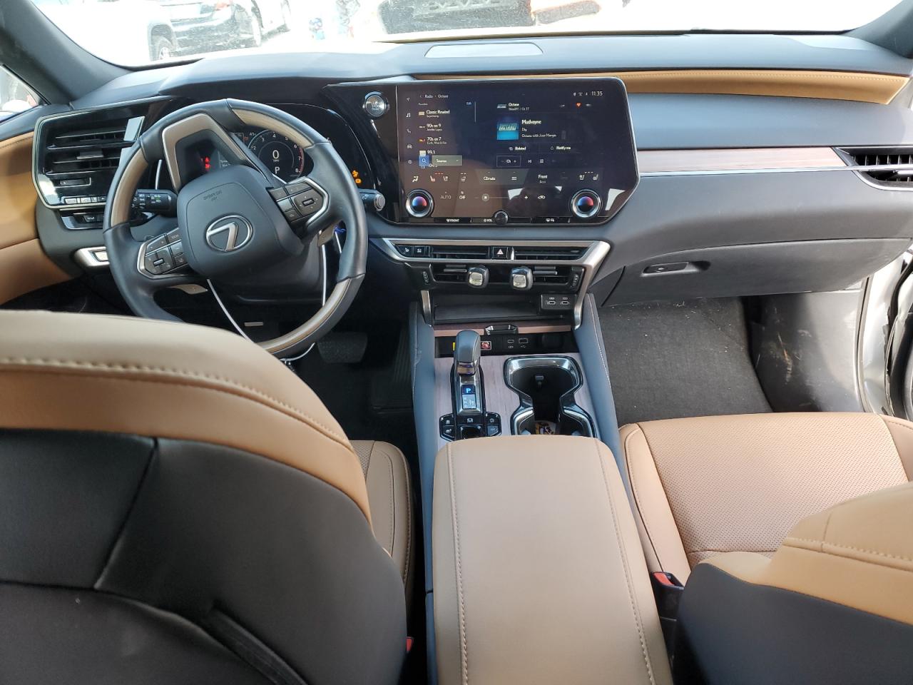 2023 Lexus RX - Image 8